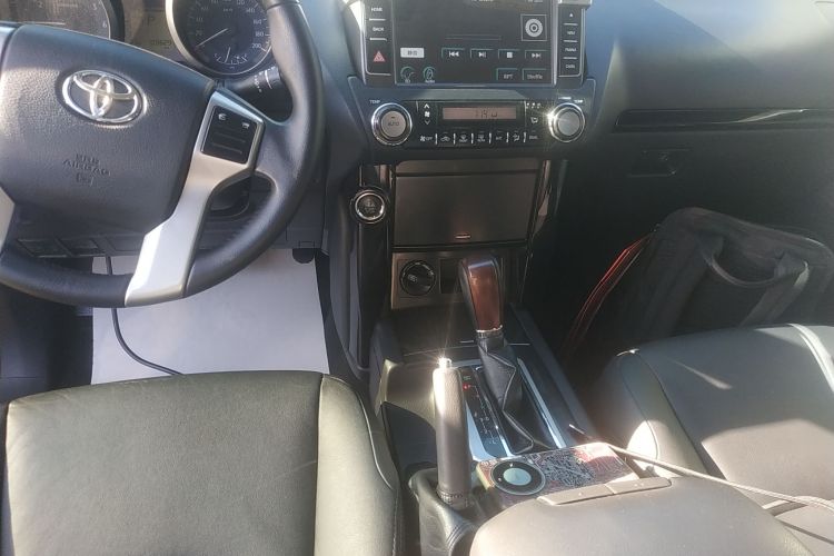 丰田 普拉多 2015款 2.7L 自动标准版中控内饰18