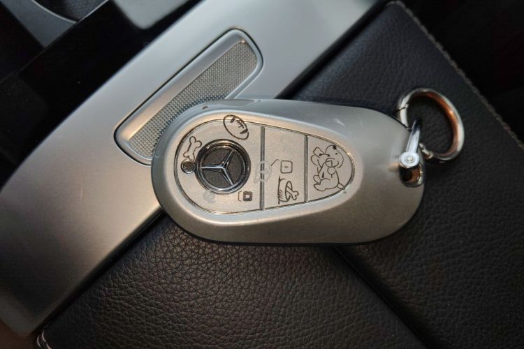 奔驰C级 2022款 改款 C 200 L 运动版中控内饰7001