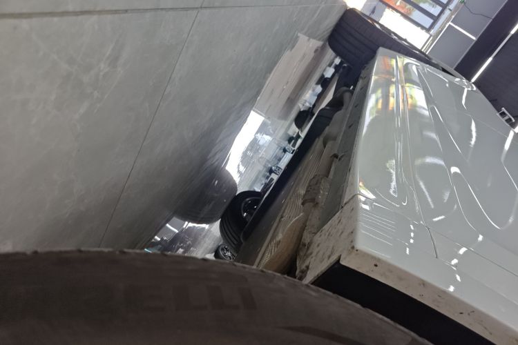 理想汽车 理想L7 2023款 Pro机舱底盘29