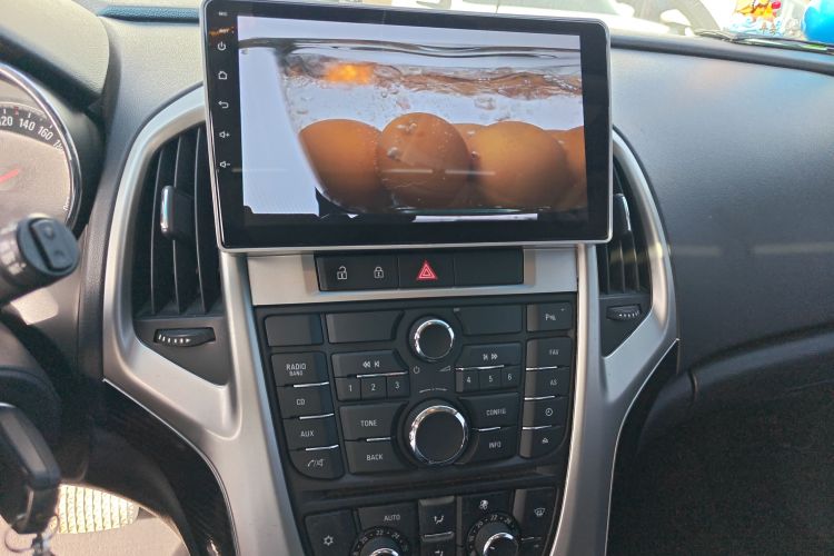 别克 英朗 2014款 XT 1.6L 自动时尚版中控内饰16