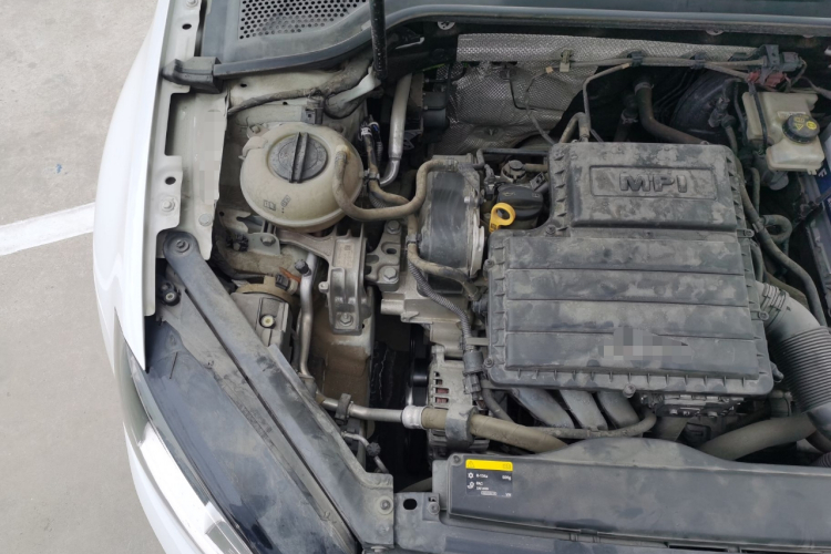 大众 高尔夫 2017款 1.6L 自动舒适百万辆纪念版机舱底盘25