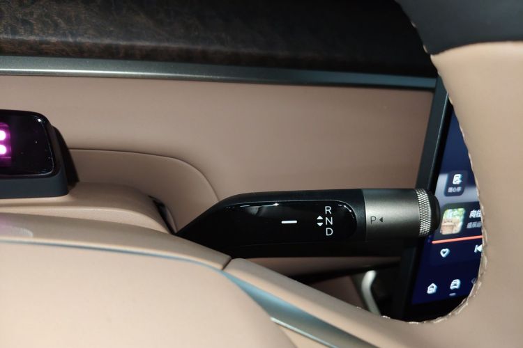 乐道L90 2025款 Max 六座版中控内饰18