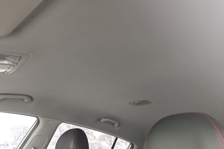 起亚 智跑 2016款 2.0L 手动两驱版GL中控内饰22