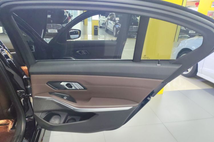 宝马3系 2023款 325Li M运动套装中控内饰45