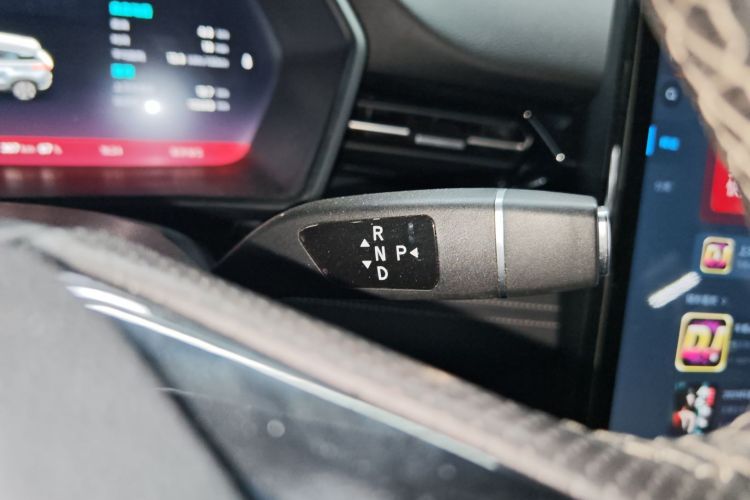 小鹏G3 2020款 460i 智享版中控内饰18