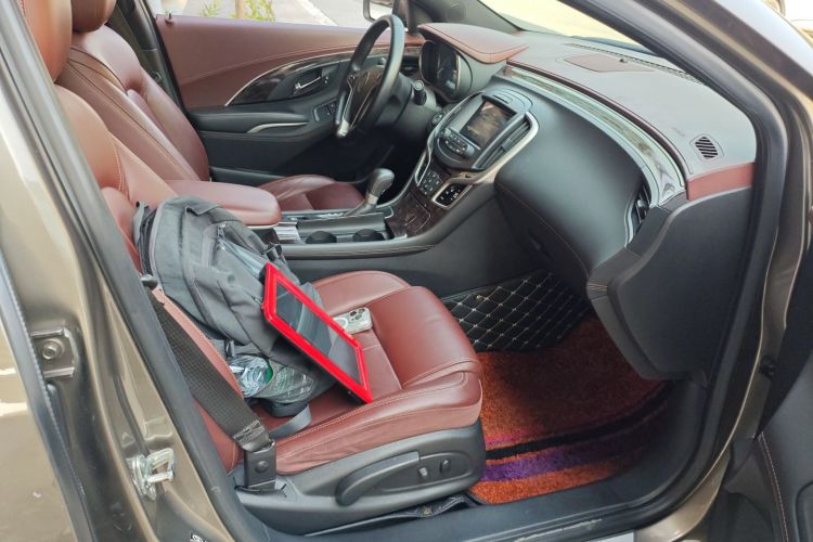 别克 君越 2014款 2.0T SIDI 精英技术型局部细节41