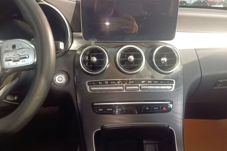 奔驰C级 2020款 C 200 L 时尚型运动版中控内饰16