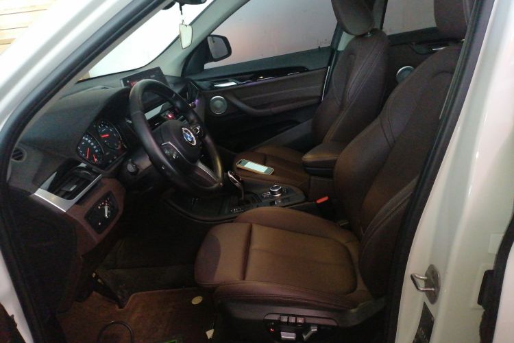 宝马X1 2021款 改款 sDrive25Li 领先型中控内饰19