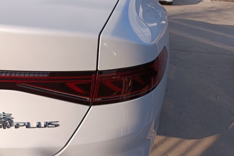 比亚迪 秦PLUS 2024款 荣耀版 DM-i 55KM领先型车身外观6006