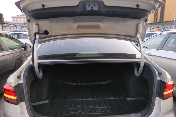 大众 朗逸 2019款 280TSI DSG豪华版 国VI机舱底盘23