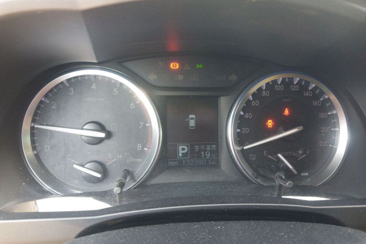 丰田 汉兰达 2015款 2.0T 两驱精英版 5座中控内饰14