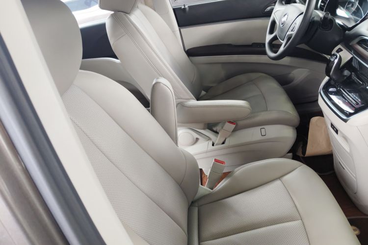 别克GL8 2021款 陆上公务舱 652T 舒适型局部细节41