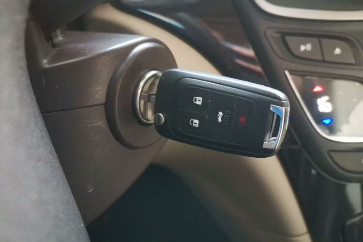 别克 君威 2015款 2.0L 领先时尚型中控内饰7001