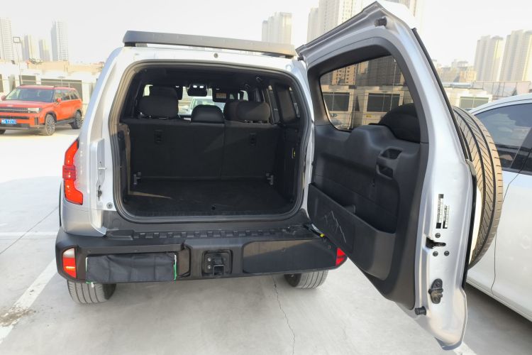 深蓝汽车 深蓝G318 2024款 四驱空悬版机舱底盘23