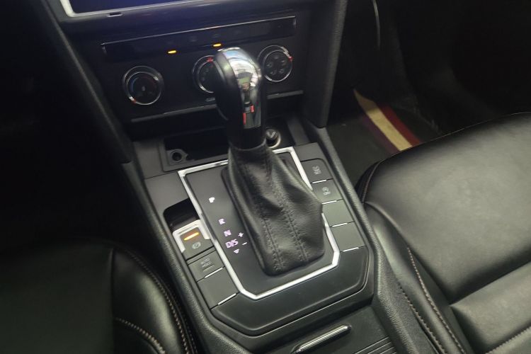 大众 凌渡 2018款 230TSI DSG风尚版中控内饰18