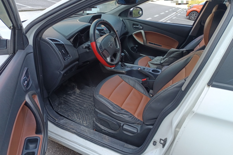 海马S5 2016款 1.5T CVT创享版中控内饰7003