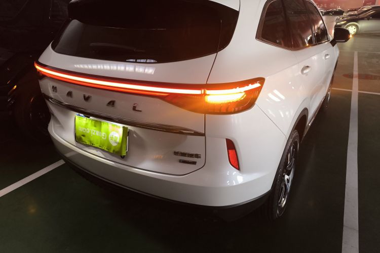 哈弗H6 2022款 第三代 1.5T DHT车身外观9