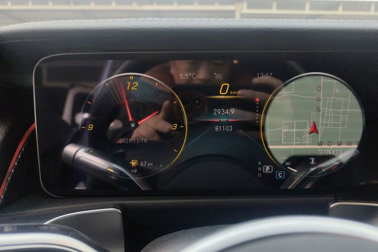 奔驰GLB 2020款 改款 GLB 200 时尚型中控内饰14