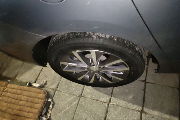 别克GL6 2018款 18T 6座尊贵型车身外观6008