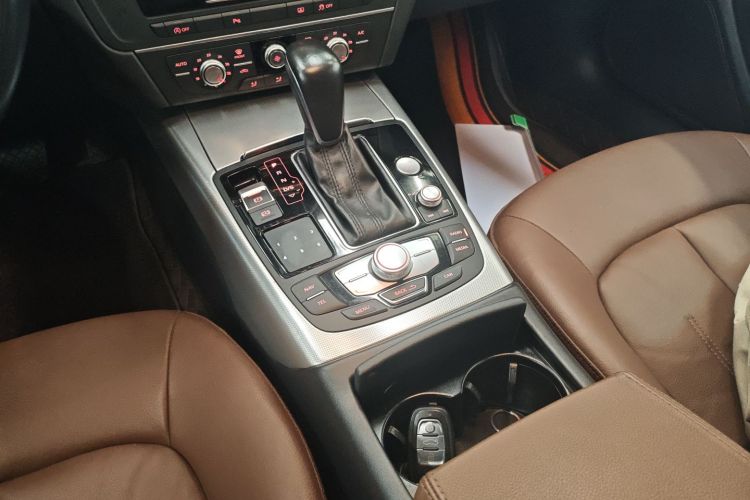 奥迪A6L 2017款 30 FSI 技术型中控内饰18