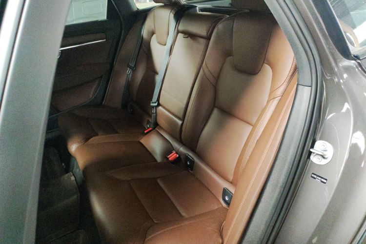 沃尔沃V90 2024款 Cross Country B5 AWD 智尊版中控内饰21