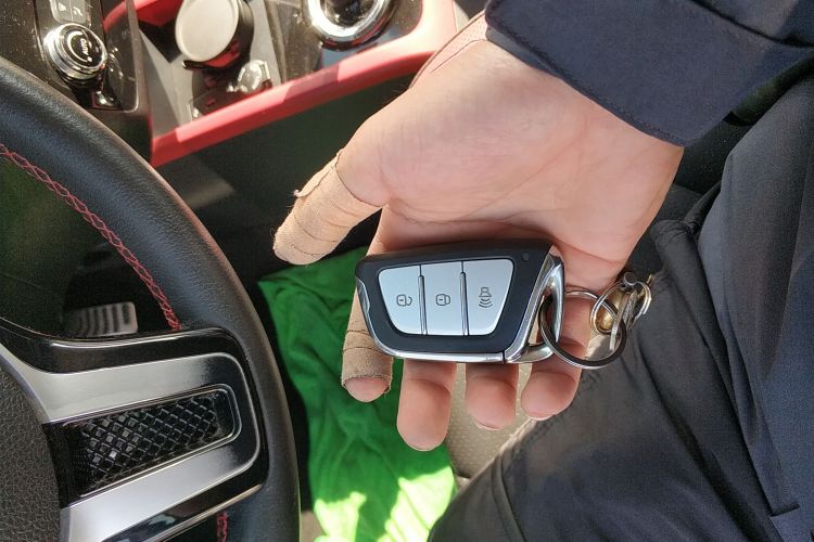 江汽集团 江淮iEV7S 2017款 智尊型中控内饰11