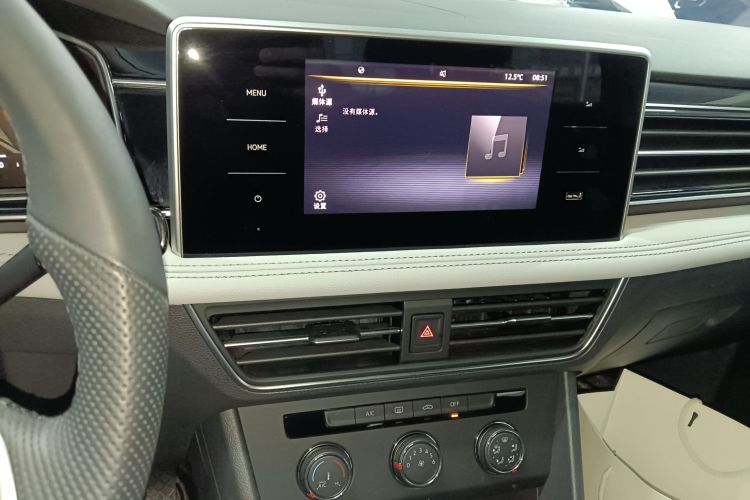 大众 途观L 2023款 330TSI 自动两驱舒享版中控内饰16