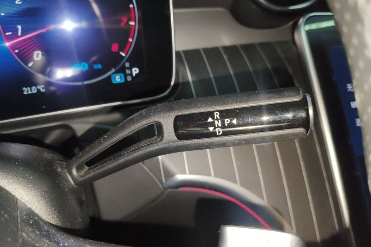 奔驰C级 2022款 C 260 L 皓夜运动版中控内饰18