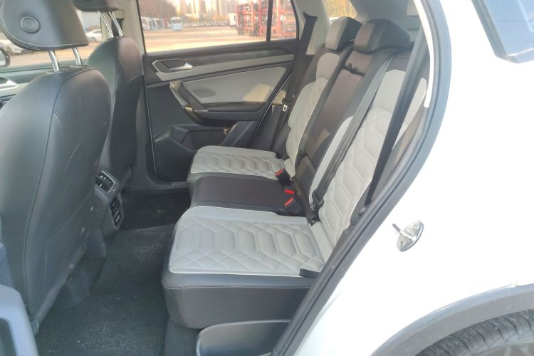 大众 探岳 2023款 300TSI 两驱豪华Plus进阶版中控内饰21