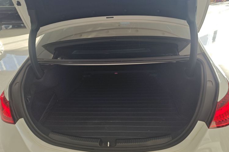 奔驰C级 2023款 改款 C 200 L 运动版机舱底盘23