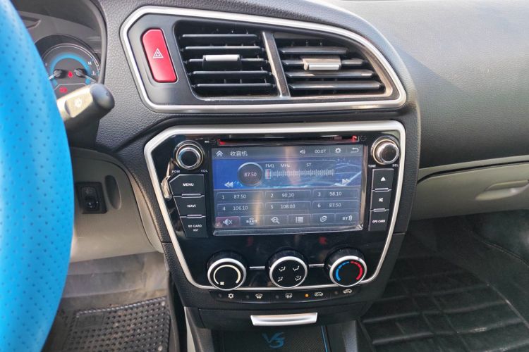 东南 V3菱悦 2015款 1.5L 手动风采版中控内饰16