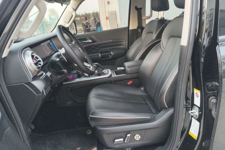 坦克300 2021款 越野版 2.0T 征服者中控内饰19