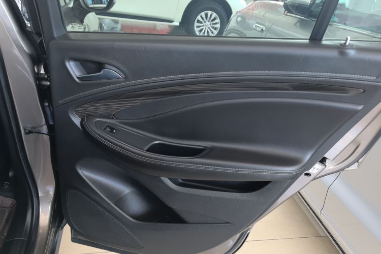 别克 昂科威 2019款 20T 两驱领先型 国VI中控内饰45