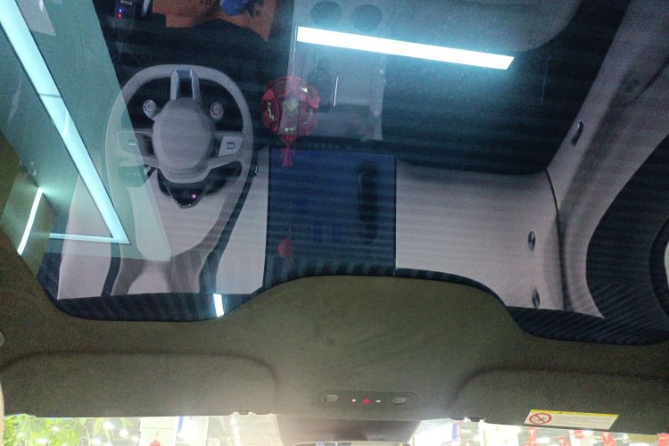 小米汽车 小米YU7 2025款 超长续航高性能四驱Max版局部细节22