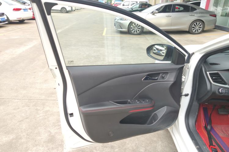 雪佛兰 科鲁泽 2020款 轻混 RS 330T 自动畅快版中控内饰7007