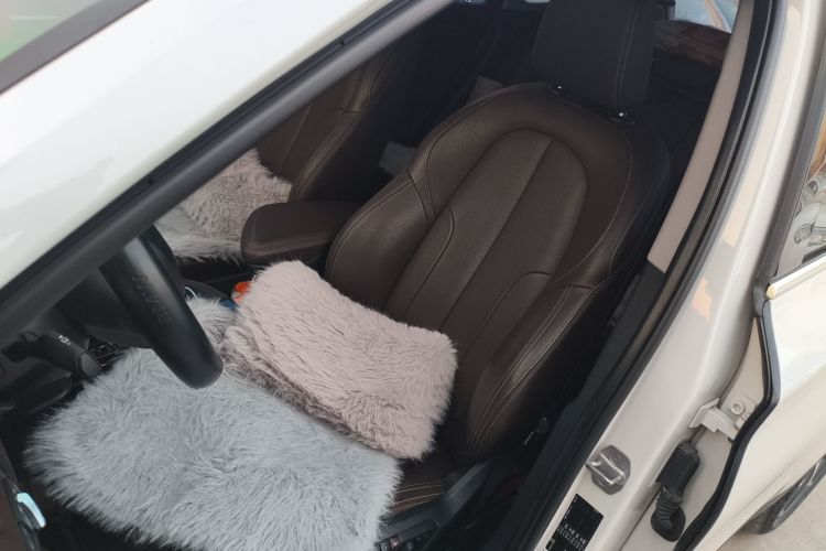 宝马X1 2018款 sDrive18Li 尊享型中控内饰19