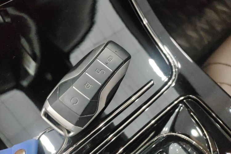 比亚迪 汉 2020款 DM 四驱性能版尊贵型中控内饰7001