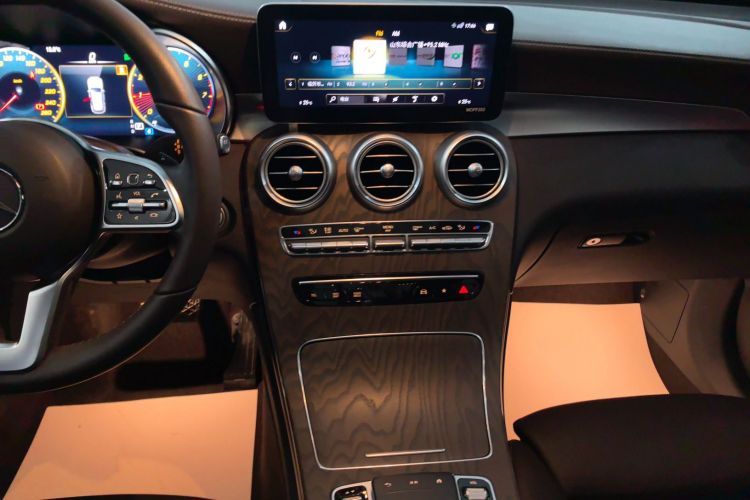 奔驰GLC 2021款 GLC 260 L 4MATIC 豪华型中控内饰16