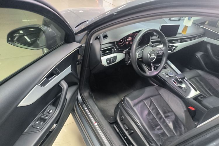 奥迪A4L 2019款 40 TFSI 时尚型 国V中控内饰7003