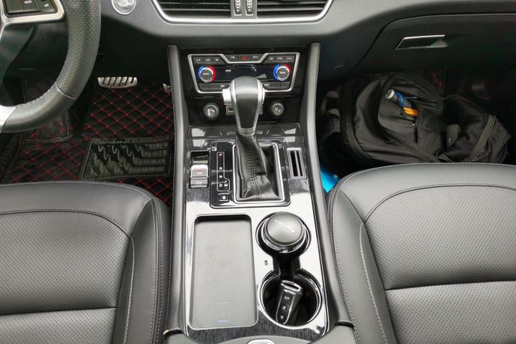 众泰T600 Coupe 2017款 1.5T 自动尊享型中控内饰18