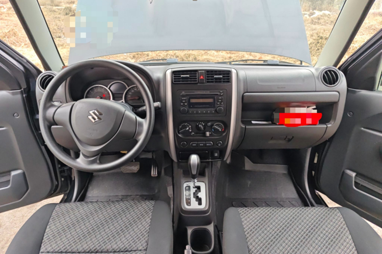 铃木 吉姆尼 2015款 1.3 AT JLX中控内饰12