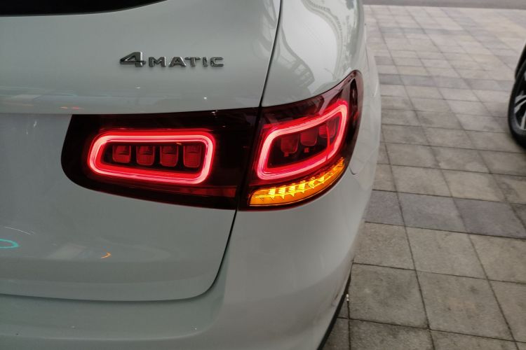 奔驰GLC 2022款 改款三 GLC 260 L 4MATIC 动感型车身外观9