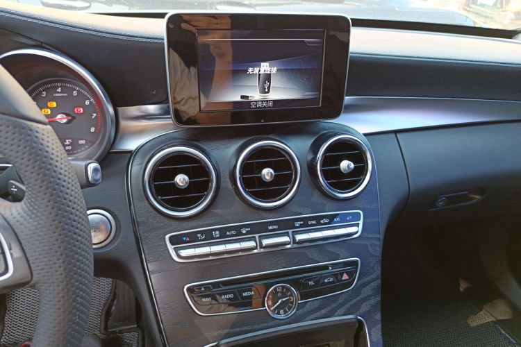 奔驰C级 2016款 C 200 L 运动型中控内饰16