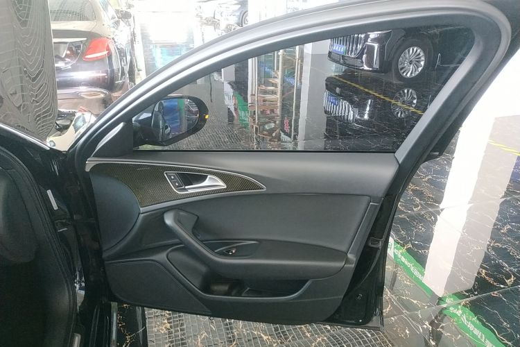 奥迪A6L 2018款 30周年年型 45 TFSI quattro 运动型中控内饰7005