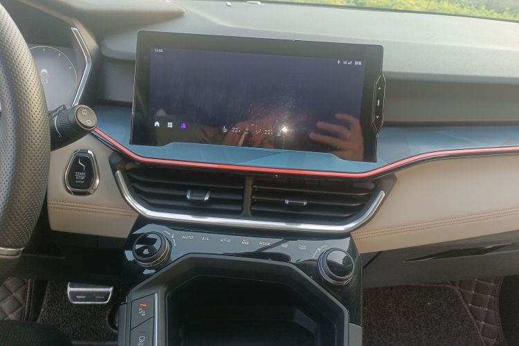 领克06 2020款 1.5T 耀Halo中控内饰16