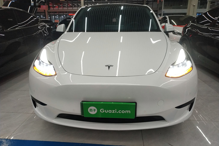 特斯拉 Model Y 2022款 改款 后轮驱动版车身外观2