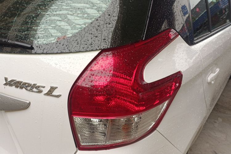 丰田 YARiS L 致炫 2015款 1.5E 自动魅动版车身外观6006