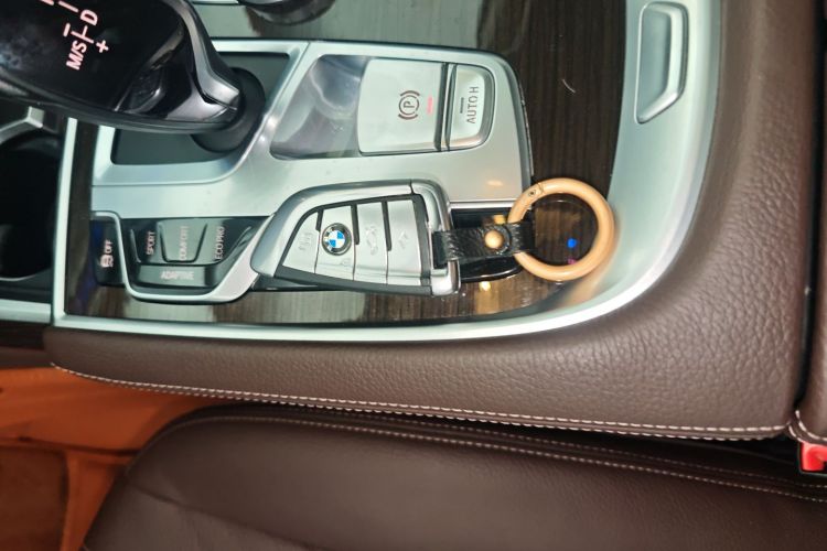 宝马7系 2016款 730Li 领先型中控内饰7001