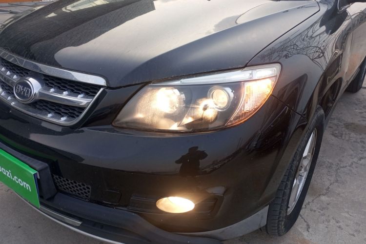 比亚迪S6 2014款 2.0L 手动豪华型 5座局部细节36