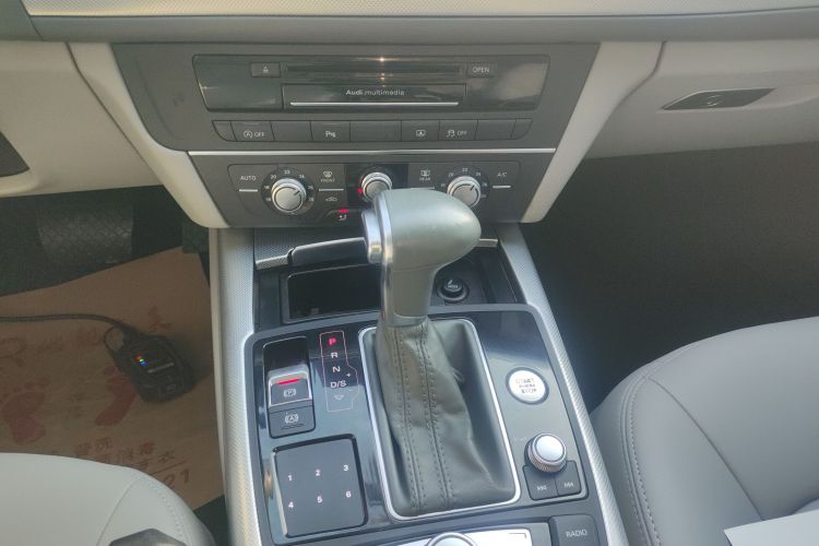 奥迪A6L 2014款 TFSI 标准型中控内饰18